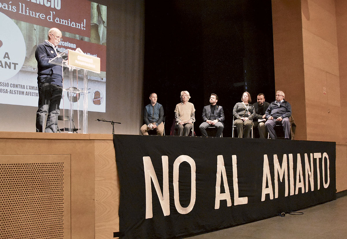 Josep Escrich, de Jubilats de Macosa-Alstom, intervé en la presentació de la convenció “Per un país lliure d’amiant!”