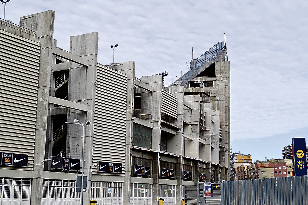 La mola del Camp Nou ja ha començat la transformació