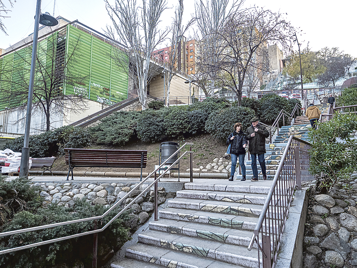 Escales del carrer de l'Alguer, al barri del Carmel
