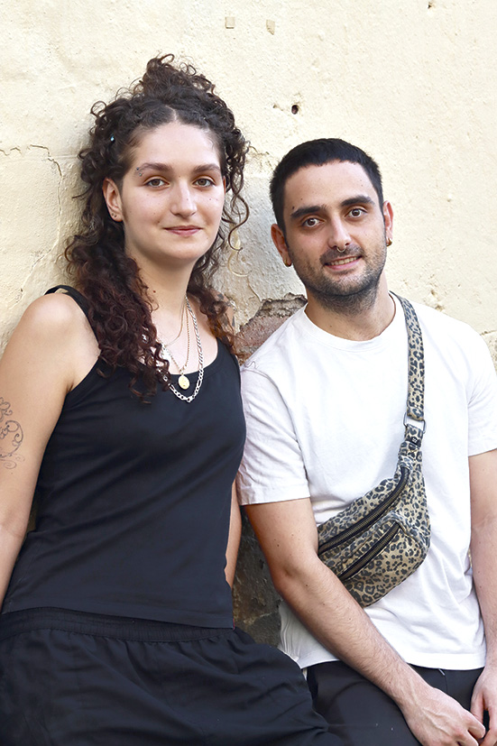 Isa i Tomàs, del Casal de Joves Autogestionat de Sants: “Al casal es construeix comunitat entre el joven del barri”